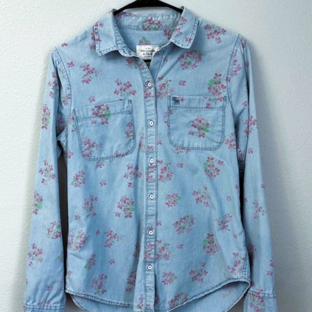 Abercrombie & Fitch Women's Denim Floral Butto Up Shirt- Size Small - Picture 3 of 12